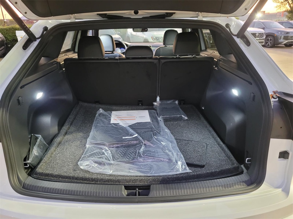 new 2026 Volkswagen Atlas Cross Sport car, priced at $47,658