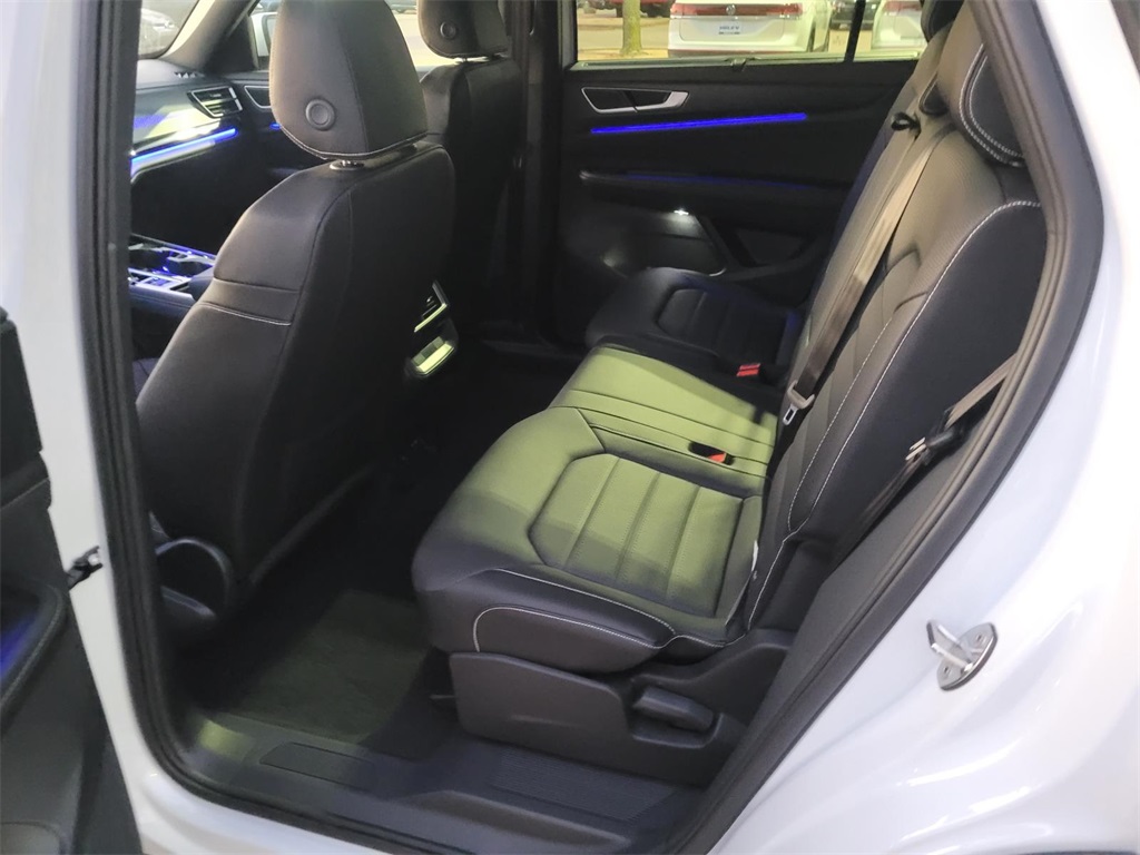 new 2026 Volkswagen Atlas Cross Sport car, priced at $47,658