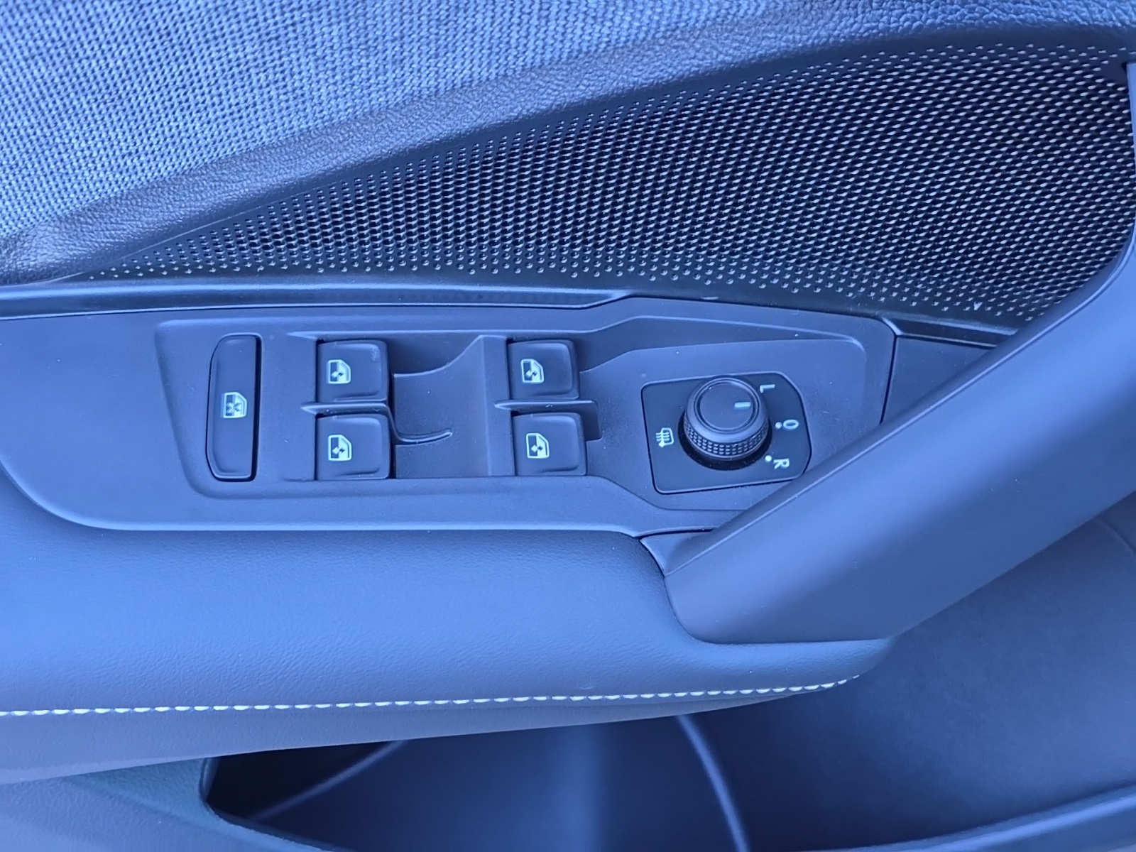 new 2026 Volkswagen Tiguan car, priced at $32,878