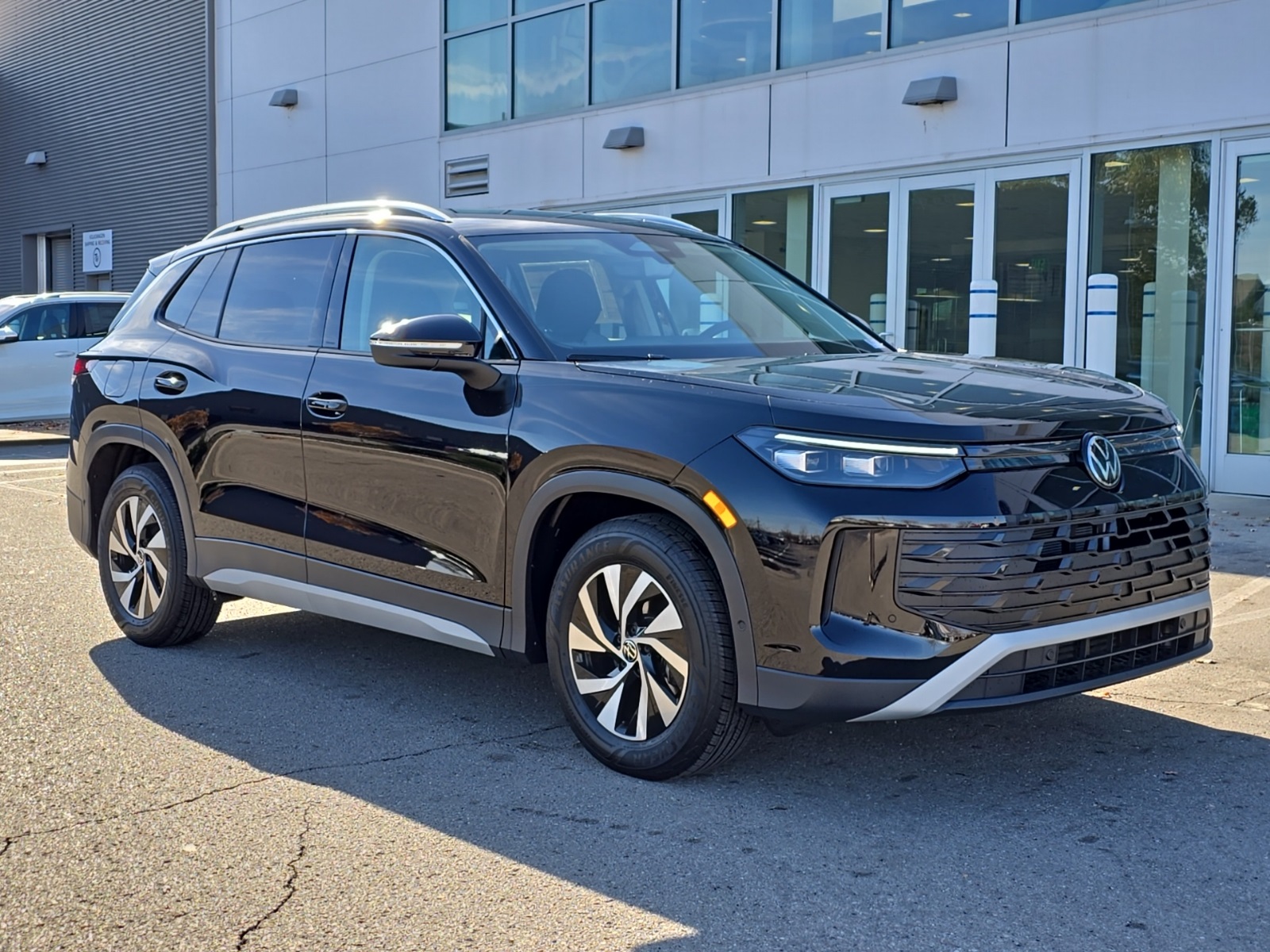 new 2026 Volkswagen Tiguan car, priced at $32,878