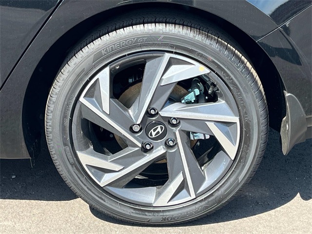 new 2025 Hyundai Elantra Hybrid car, priced at $30,830
