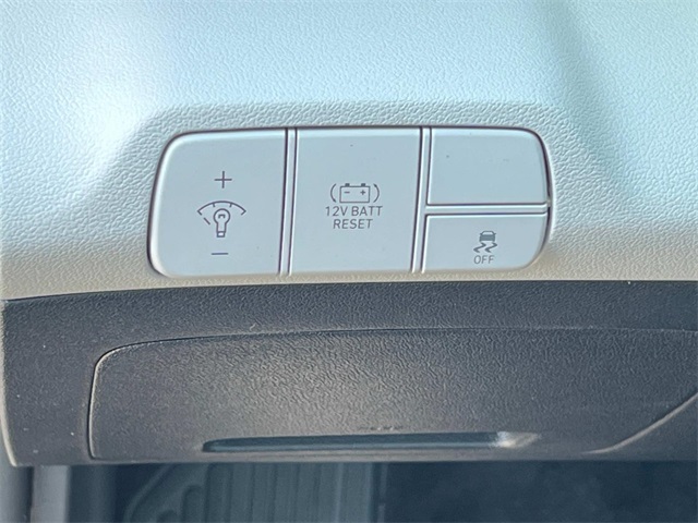 new 2025 Hyundai Elantra Hybrid car, priced at $30,830