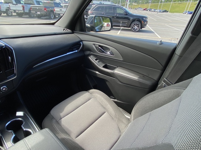 used 2023 Chevrolet Traverse car, priced at $32,547