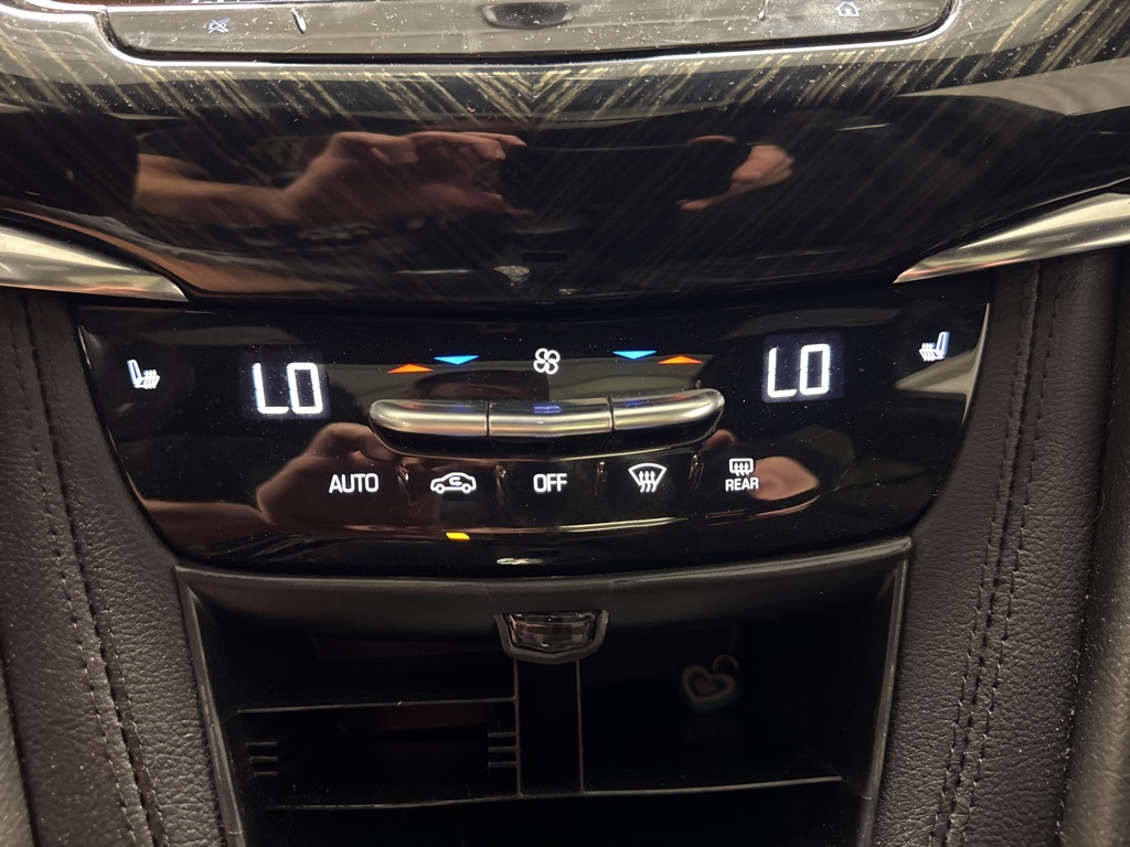 used 2022 Cadillac XT6 car