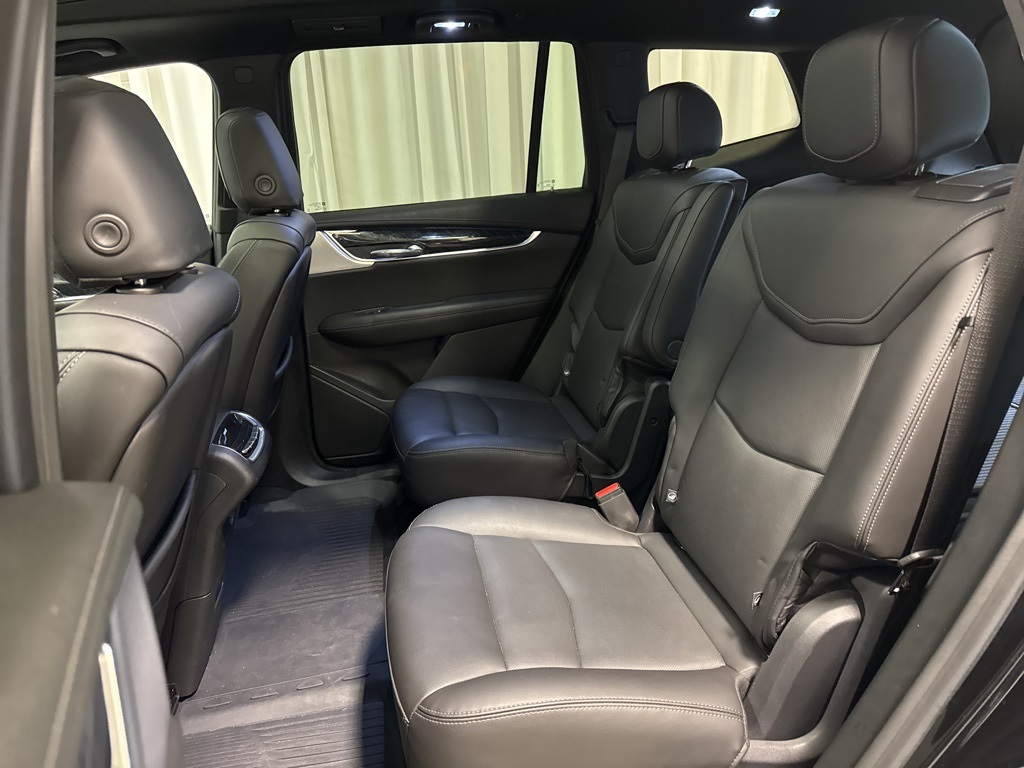 used 2022 Cadillac XT6 car