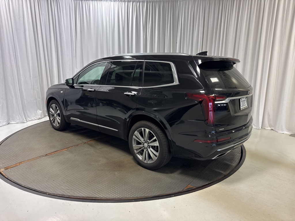 used 2022 Cadillac XT6 car