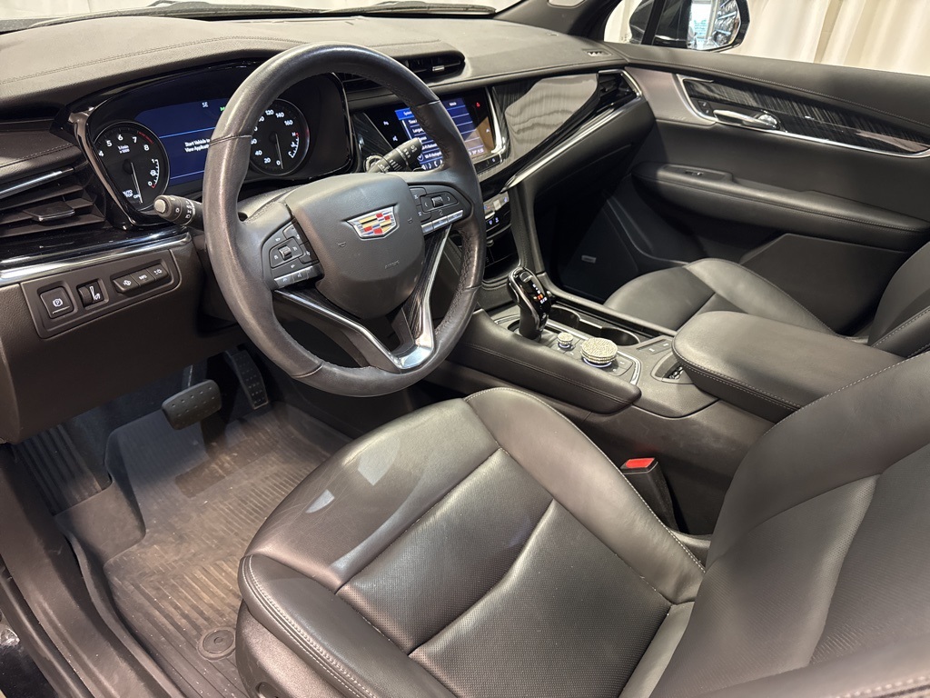 used 2022 Cadillac XT6 car