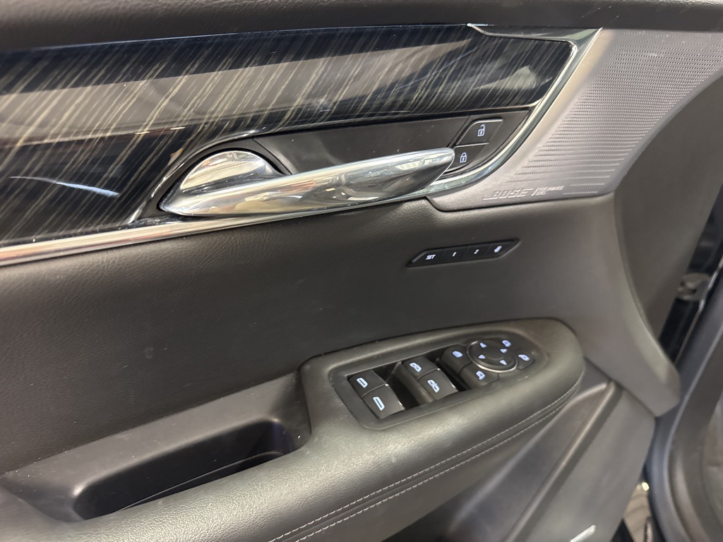 used 2022 Cadillac XT6 car