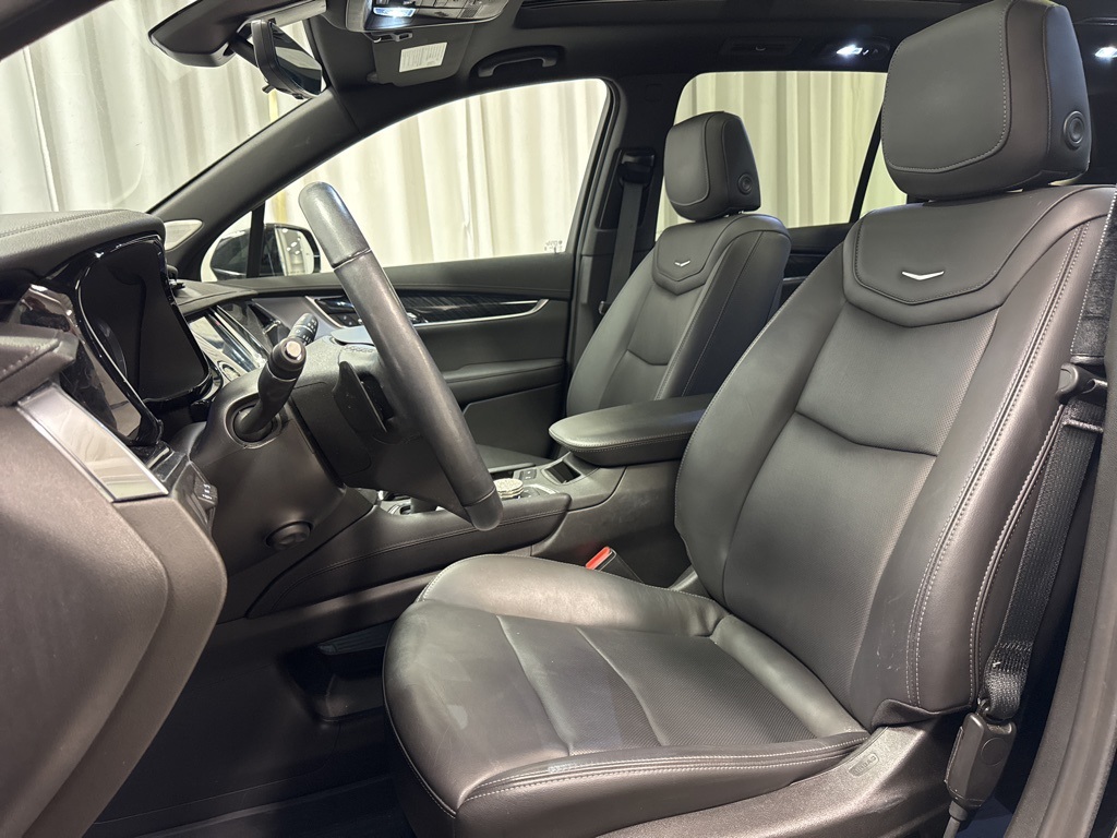 used 2022 Cadillac XT6 car
