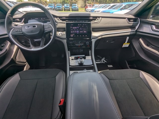 new 2025 Jeep Grand Cherokee L car, priced at $39,875