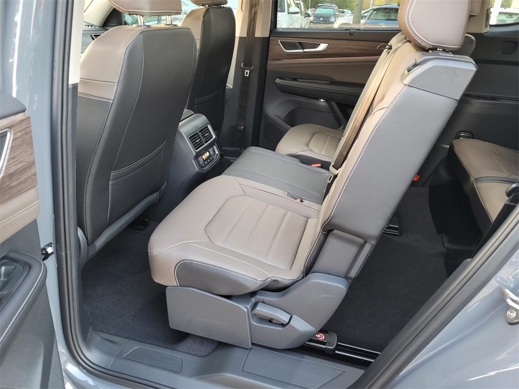 new 2026 Volkswagen Atlas car, priced at $51,581