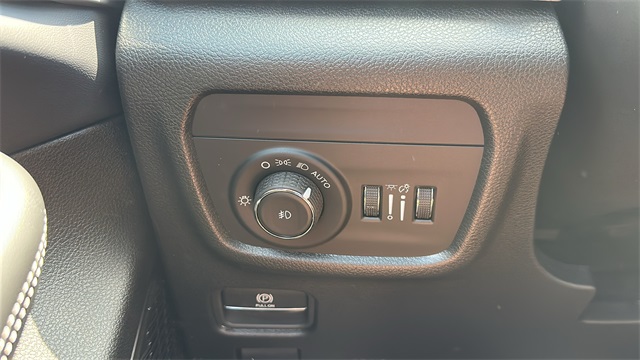 new 2025 Jeep Grand Cherokee car, priced at $48,340