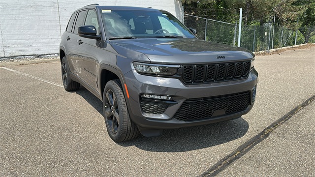 new 2025 Jeep Grand Cherokee car, priced at $48,340