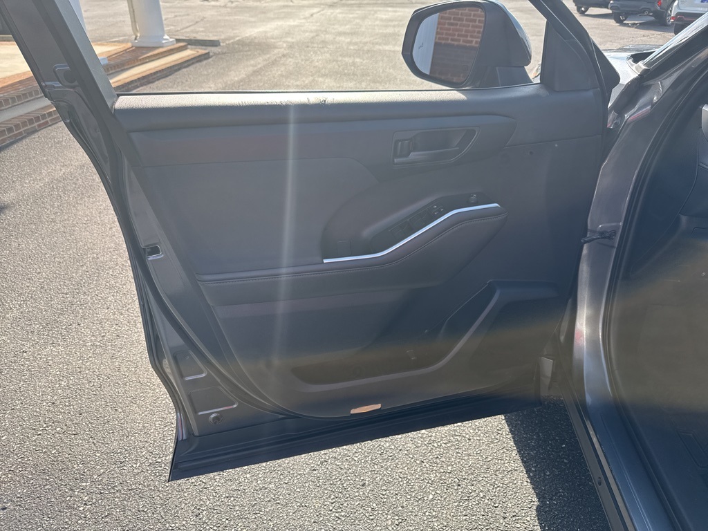 used 2020 Toyota Highlander car, priced at $26,900