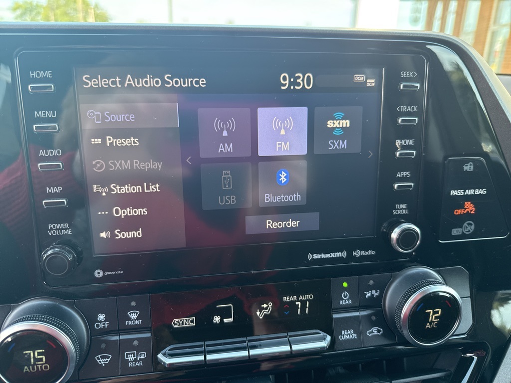 used 2020 Toyota Highlander car, priced at $26,900
