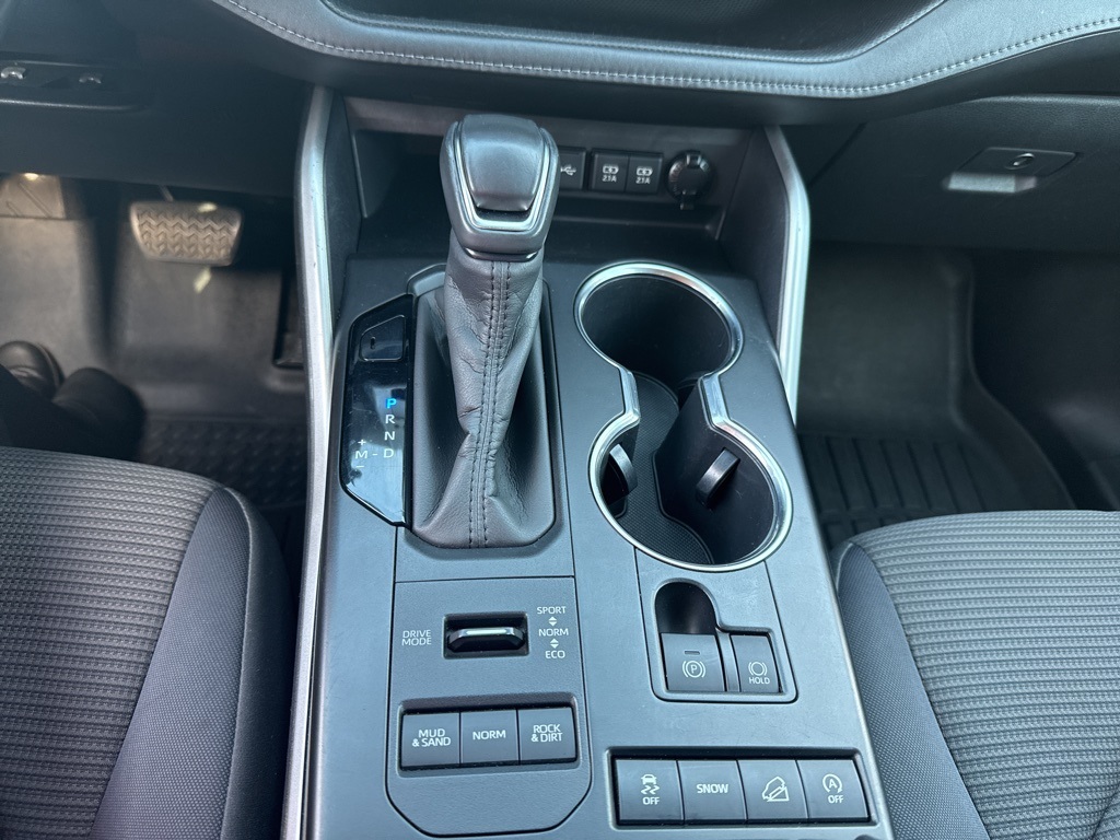 used 2020 Toyota Highlander car, priced at $26,900