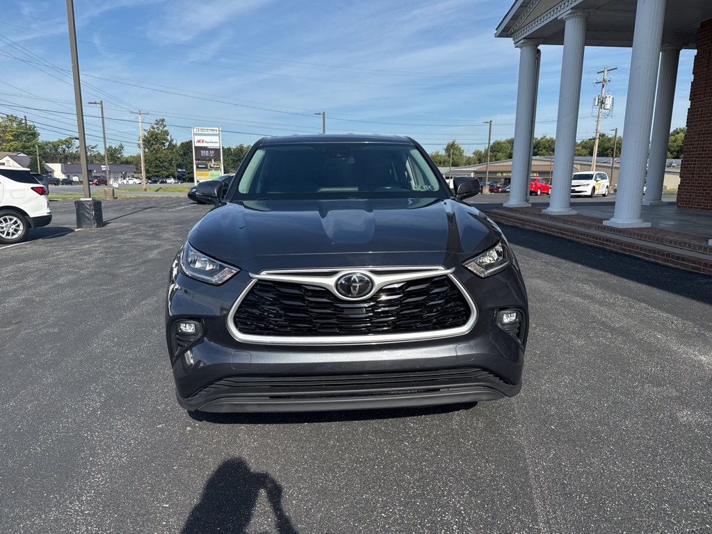 used 2020 Toyota Highlander car, priced at $26,900