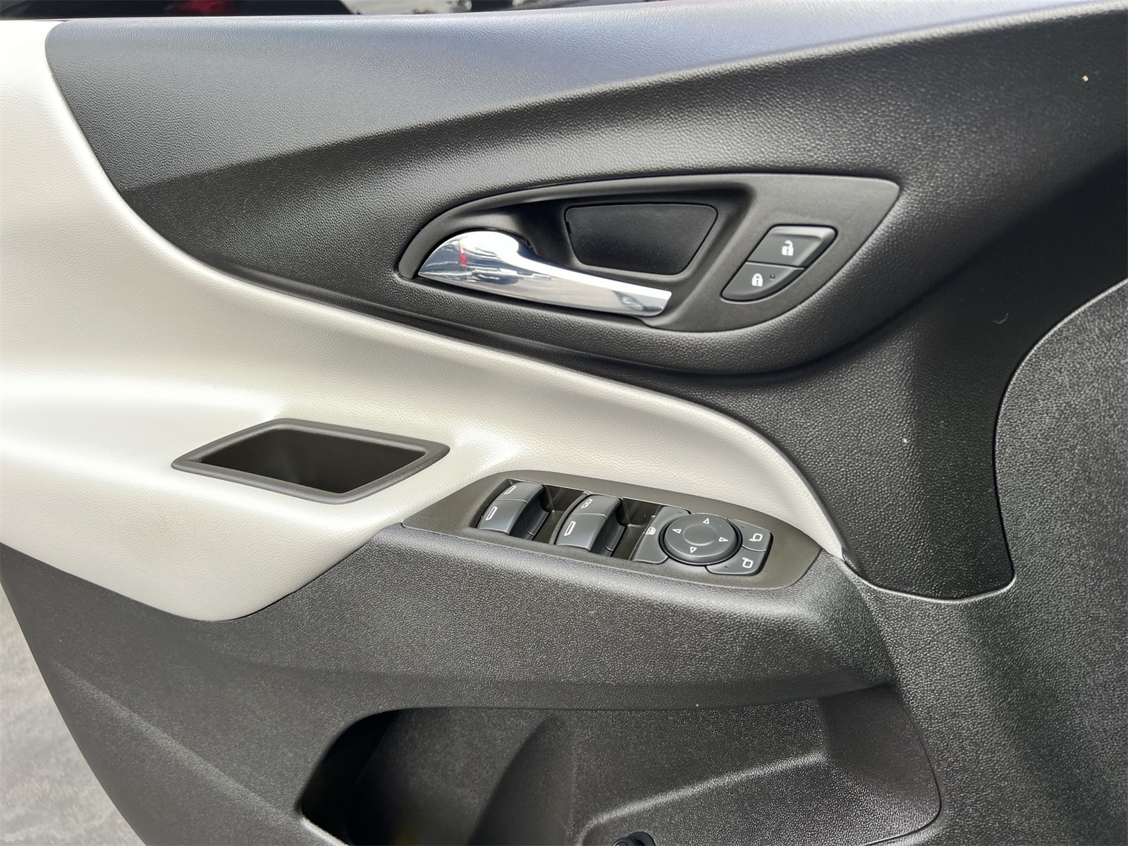 used 2023 Chevrolet Equinox car, priced at $22,991