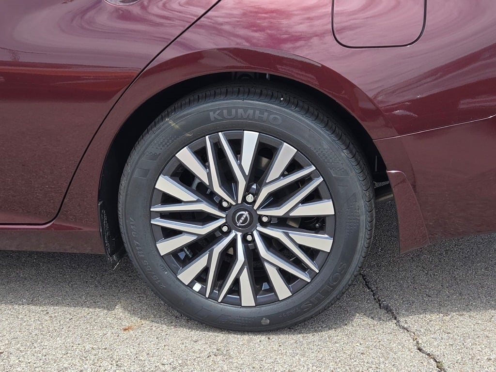 new 2025 Nissan Altima car, priced at $29,605