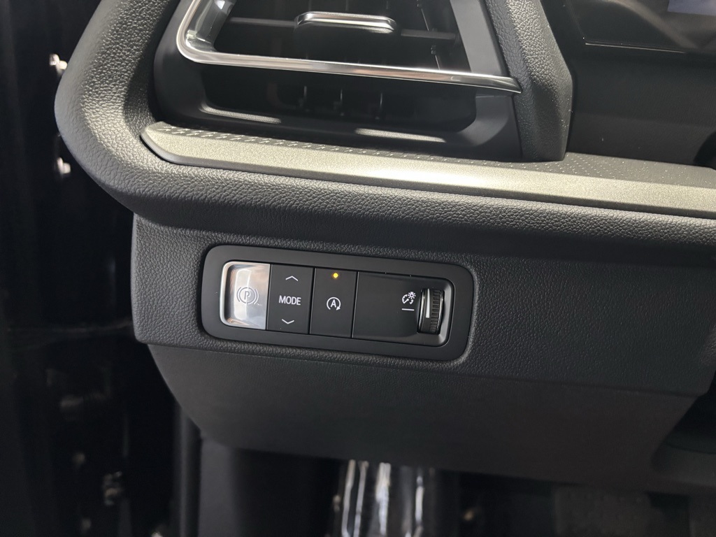 new 2026 Chevrolet Traverse car, priced at $44,438