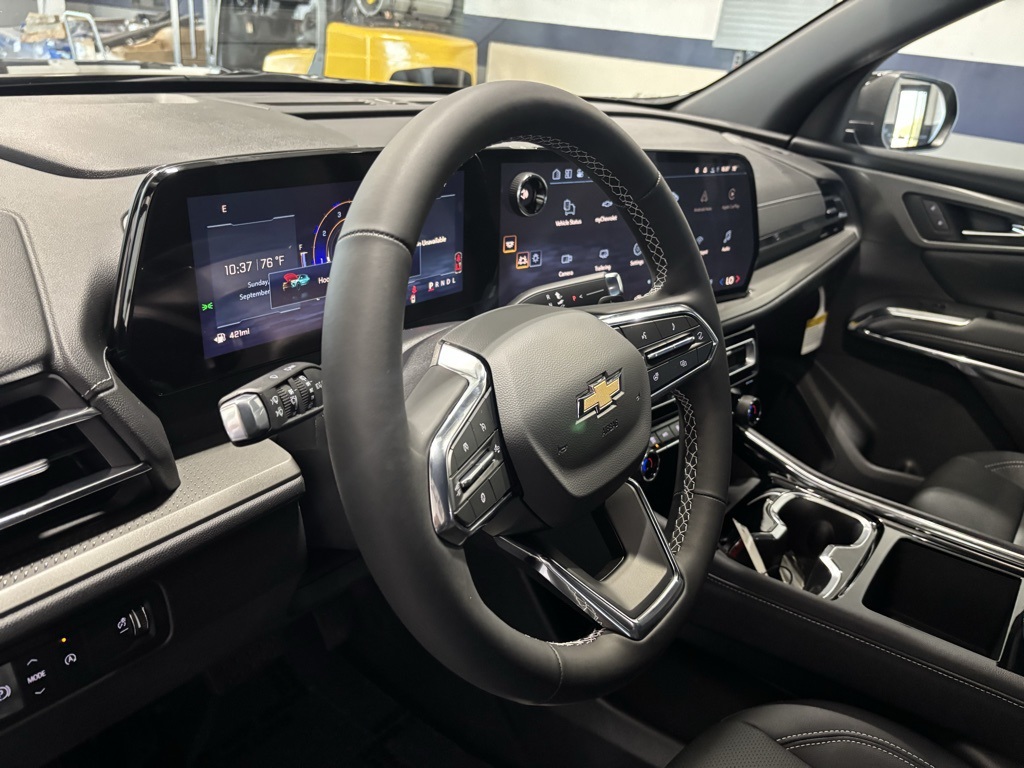 new 2026 Chevrolet Traverse car, priced at $44,438