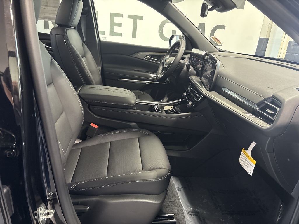 new 2026 Chevrolet Traverse car, priced at $44,438