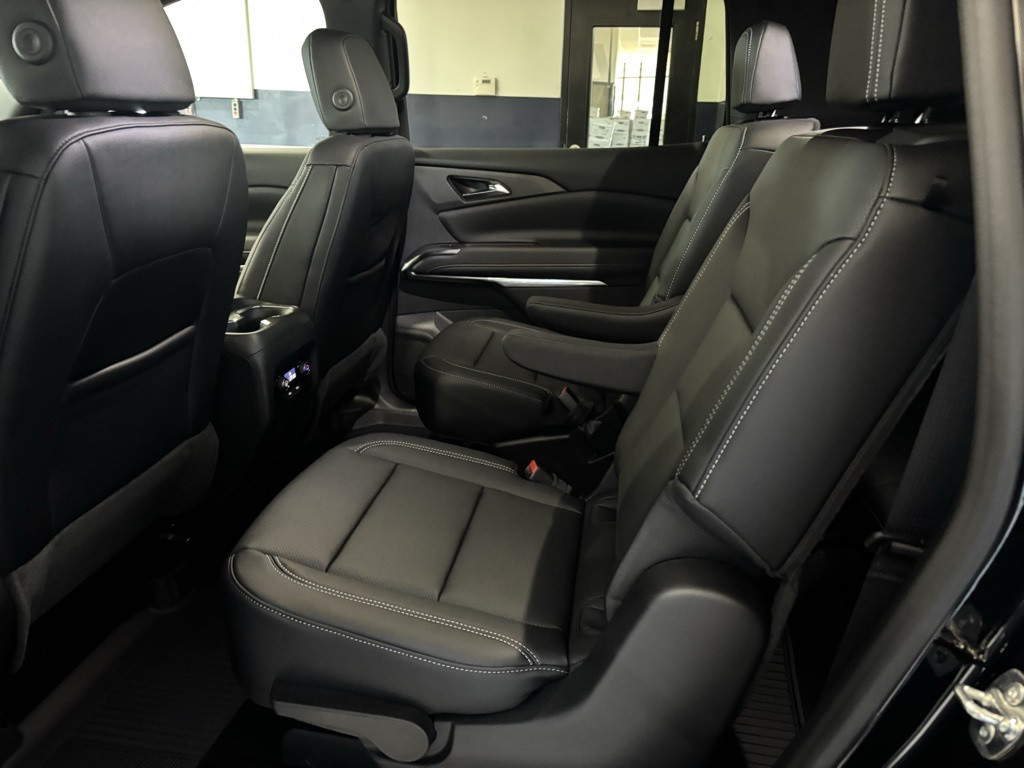 new 2026 Chevrolet Traverse car, priced at $44,438