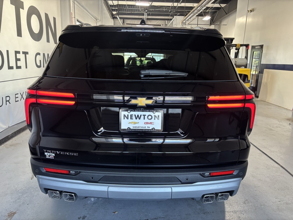new 2026 Chevrolet Traverse car, priced at $44,438