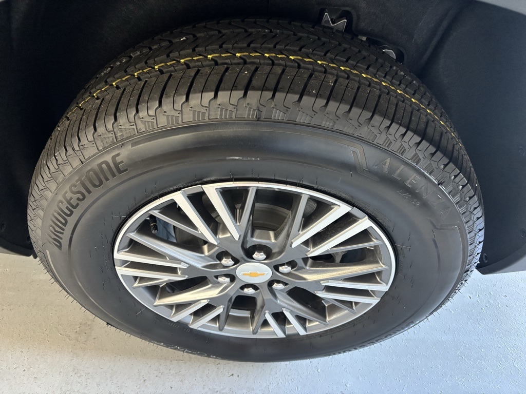 new 2026 Chevrolet Traverse car, priced at $44,438