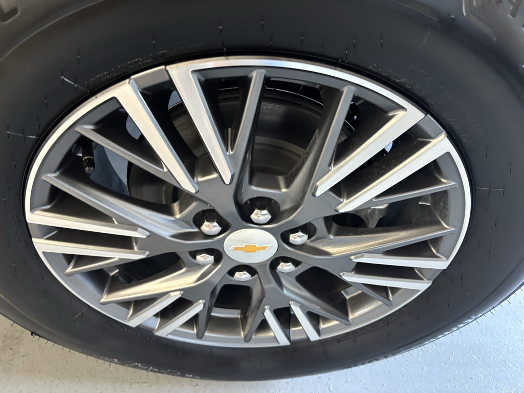 new 2026 Chevrolet Traverse car, priced at $44,438