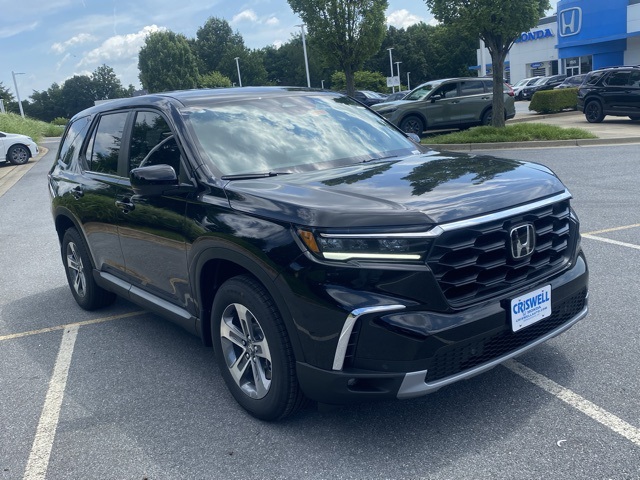 new 2025 Honda Pilot car, priced at $47,050