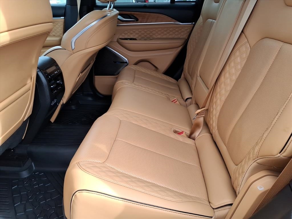 used 2023 Jeep Grand Cherokee car, priced at $39,900