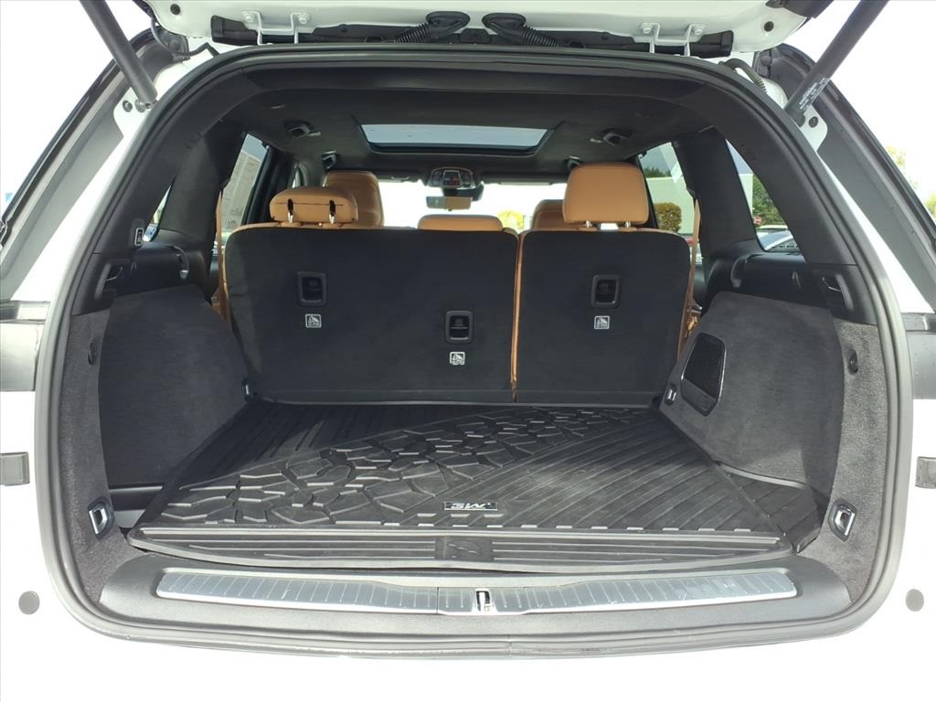 used 2023 Jeep Grand Cherokee car, priced at $39,900