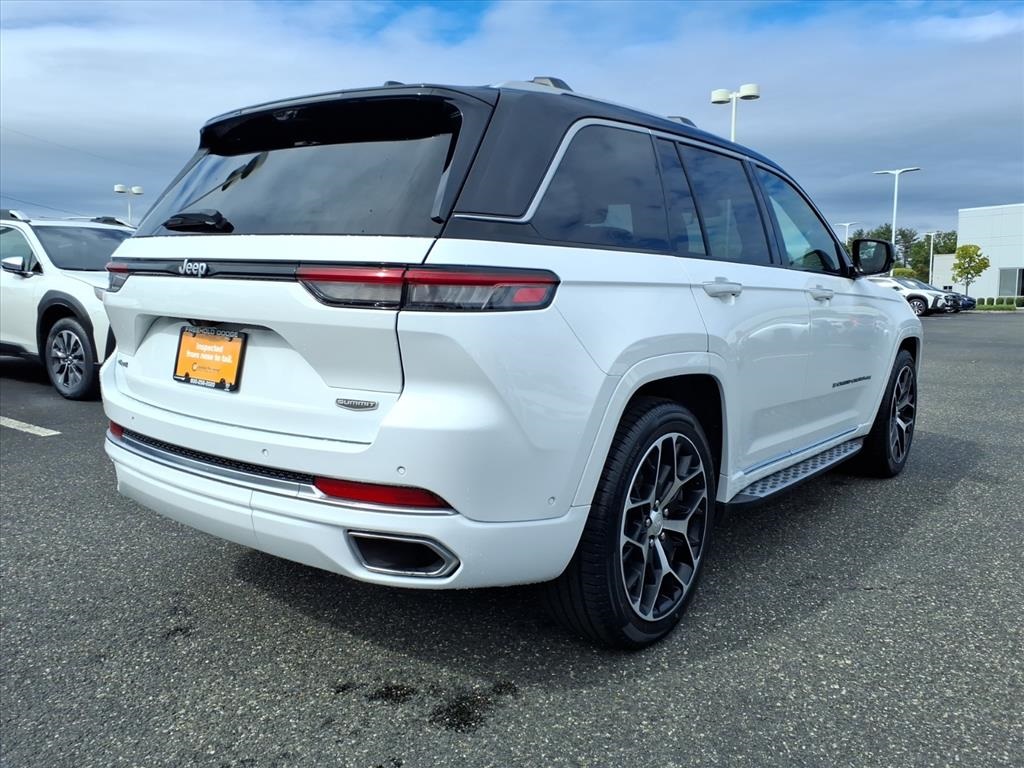 used 2023 Jeep Grand Cherokee car, priced at $39,900