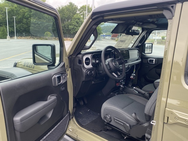 new 2025 Jeep Wrangler car, priced at $43,598