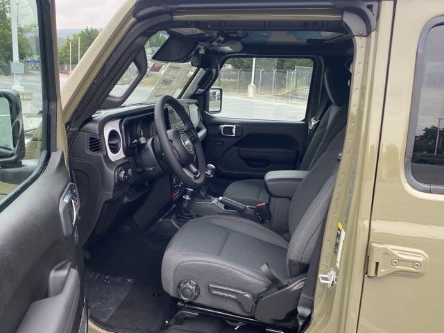 new 2025 Jeep Wrangler car, priced at $43,598
