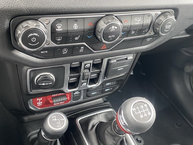 new 2025 Jeep Wrangler car, priced at $43,598
