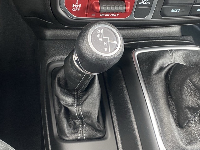 new 2025 Jeep Wrangler car, priced at $43,598