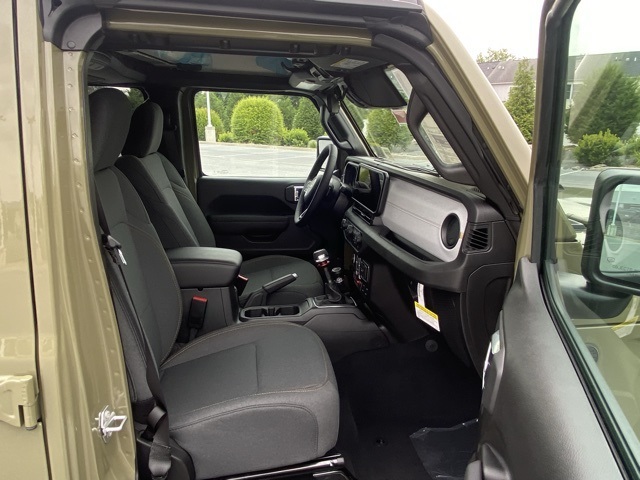 new 2025 Jeep Wrangler car, priced at $43,598