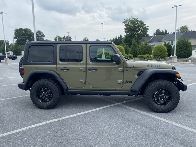new 2025 Jeep Wrangler car, priced at $43,598