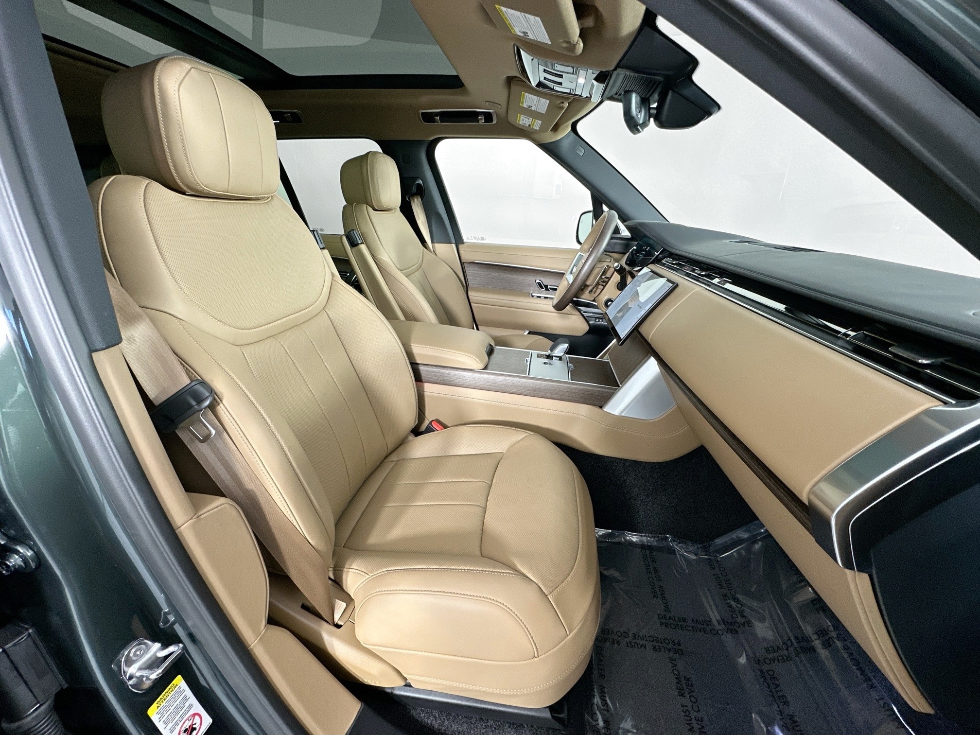 new 2025 Land Rover Range Rover Plug-In Hybrid car, priced at $135,635