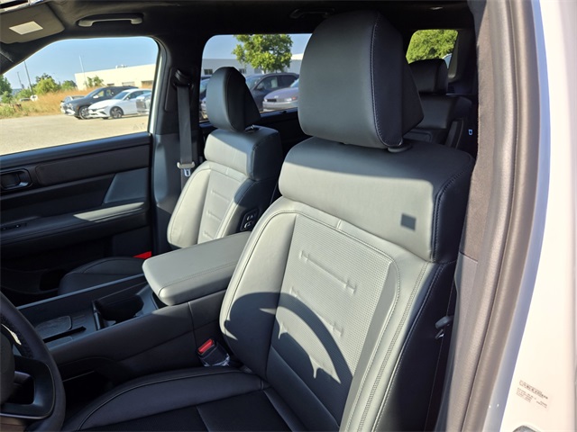 new 2025 Hyundai Santa Fe Hybrid car, priced at $45,205