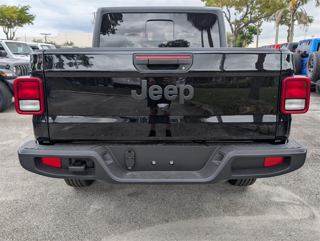new 2025 Jeep Gladiator car, priced at $37,735