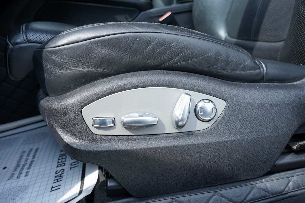 used 2020 Porsche Macan car, priced at $19,095
