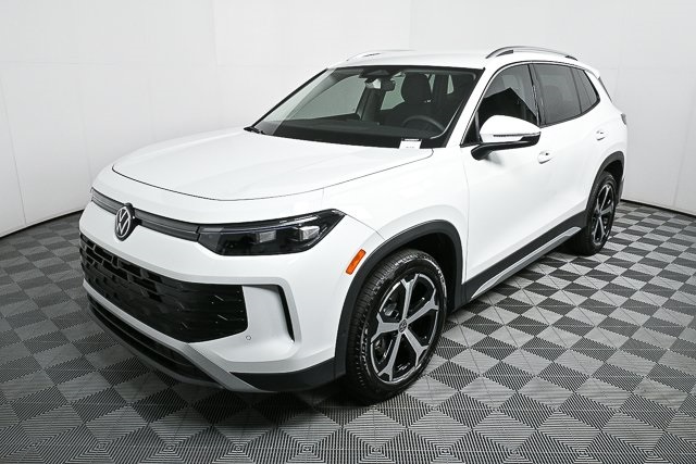 new 2025 Volkswagen Tiguan car, priced at $35,879
