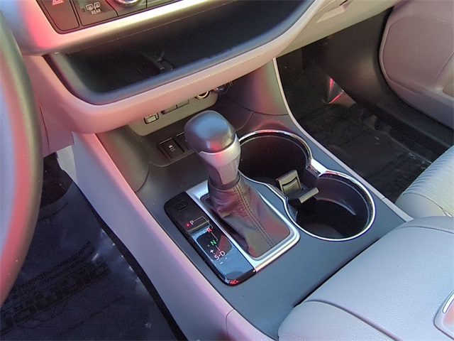 used 2018 Toyota Highlander car, priced at $24,911