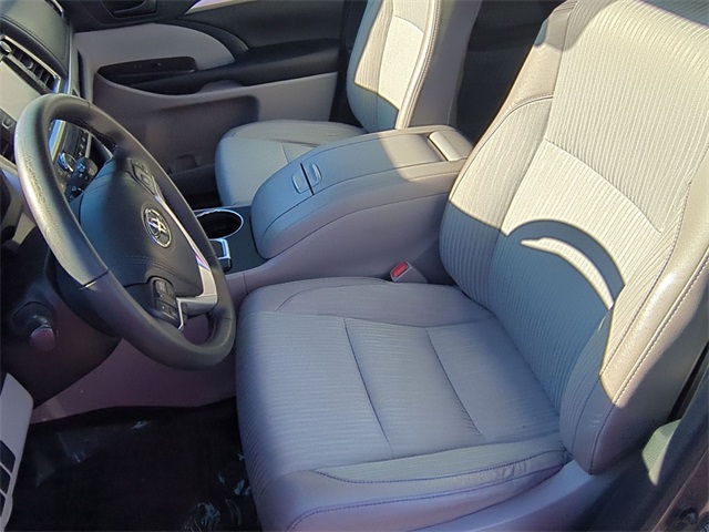 used 2018 Toyota Highlander car, priced at $24,911