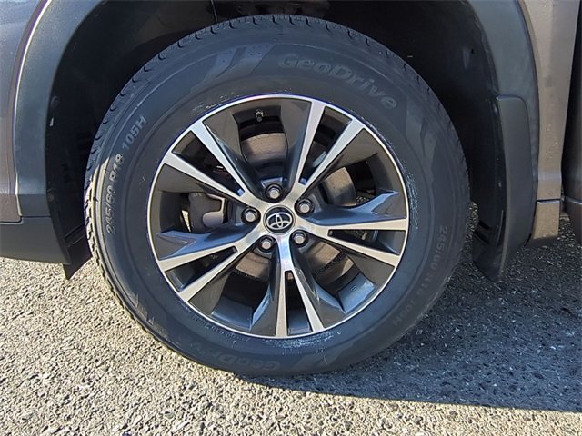 used 2018 Toyota Highlander car, priced at $24,911
