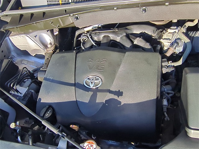 used 2018 Toyota Highlander car, priced at $24,911