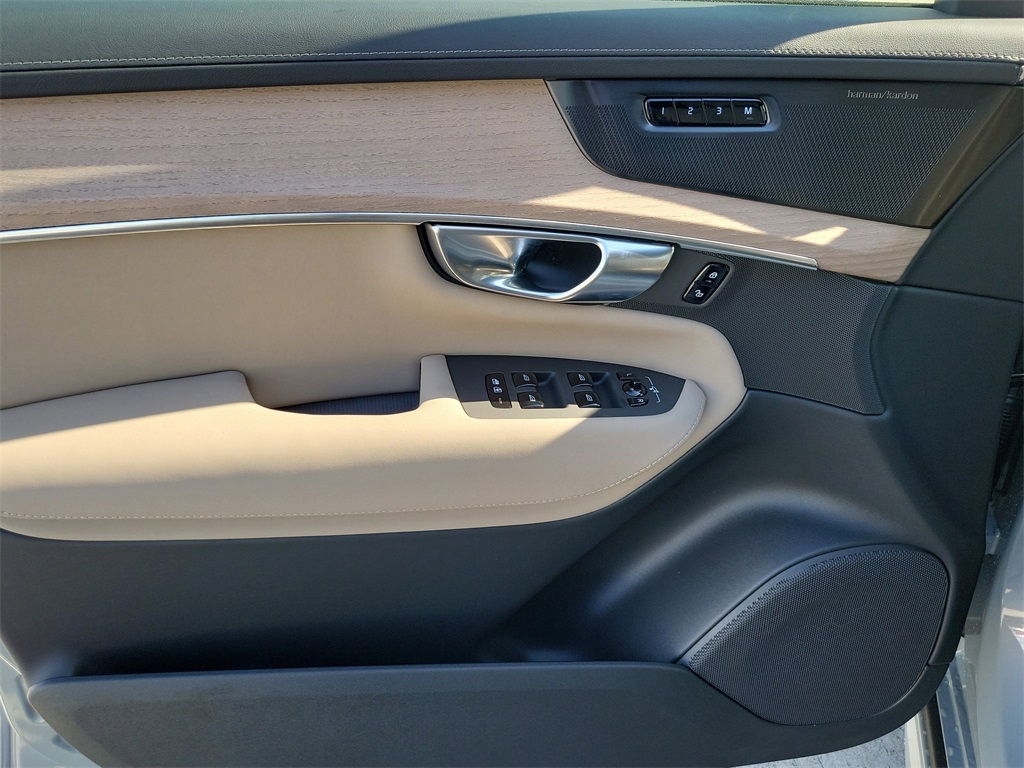 new 2026 Volvo XC90 car, priced at $69,345